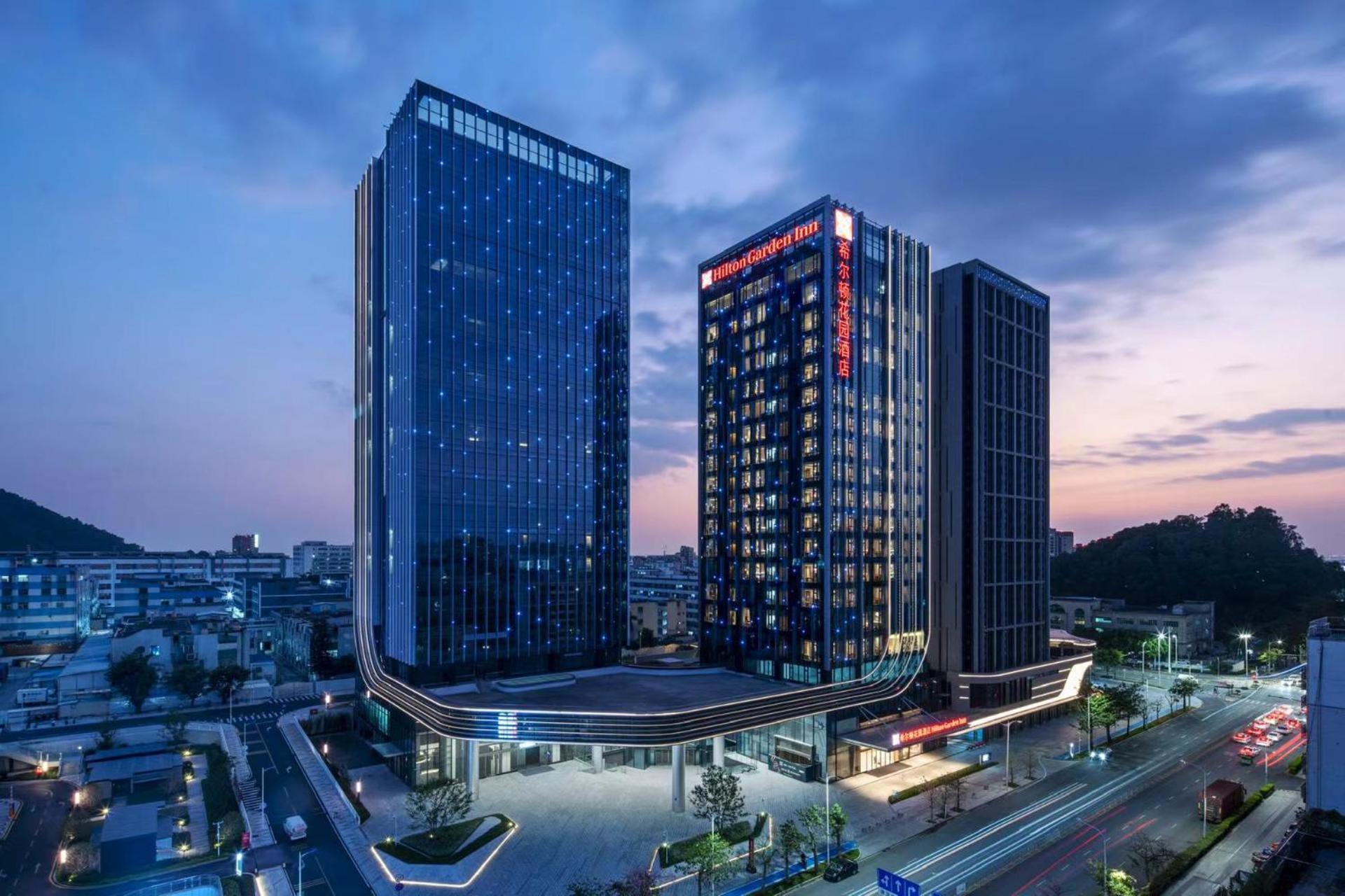 Hilton Garden Inn Shenzhen Airport,Enjoy 24-Hour One Way Free Delivery From Hotel To Shenzhen Baoan Airport On The Hour שנג'ן מראה חיצוני תמונה