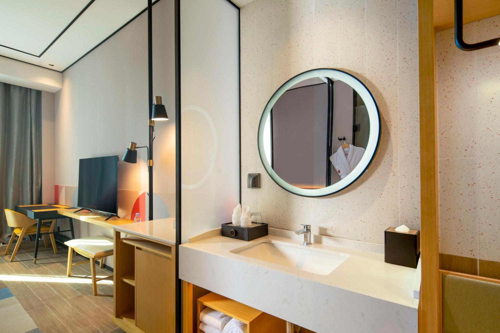 Hilton Garden Inn Shenzhen Airport,Enjoy 24-Hour One Way Free Delivery From Hotel To Shenzhen Baoan Airport On The Hour שנג'ן מראה חיצוני תמונה