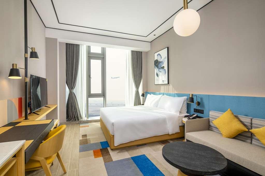 Hilton Garden Inn Shenzhen Airport,Enjoy 24-Hour One Way Free Delivery From Hotel To Shenzhen Baoan Airport On The Hour שנג'ן חדר תמונה