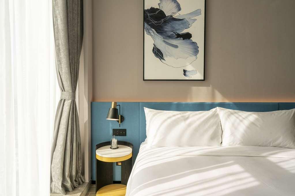Hilton Garden Inn Shenzhen Airport,Enjoy 24-Hour One Way Free Delivery From Hotel To Shenzhen Baoan Airport On The Hour שנג'ן חדר תמונה
