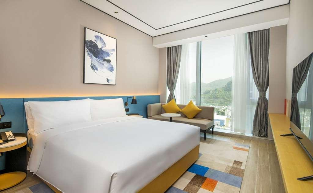 Hilton Garden Inn Shenzhen Airport,Enjoy 24-Hour One Way Free Delivery From Hotel To Shenzhen Baoan Airport On The Hour שנג'ן חדר תמונה
