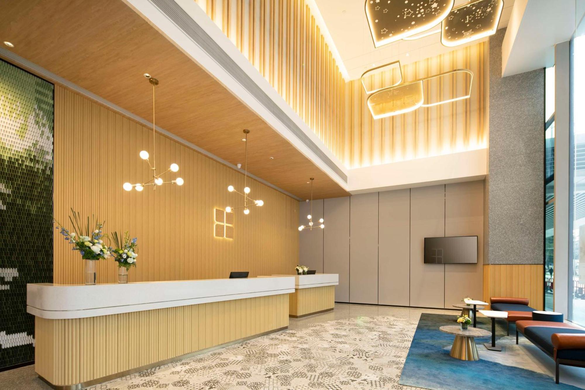 Hilton Garden Inn Shenzhen Airport,Enjoy 24-Hour One Way Free Delivery From Hotel To Shenzhen Baoan Airport On The Hour שנג'ן מראה חיצוני תמונה