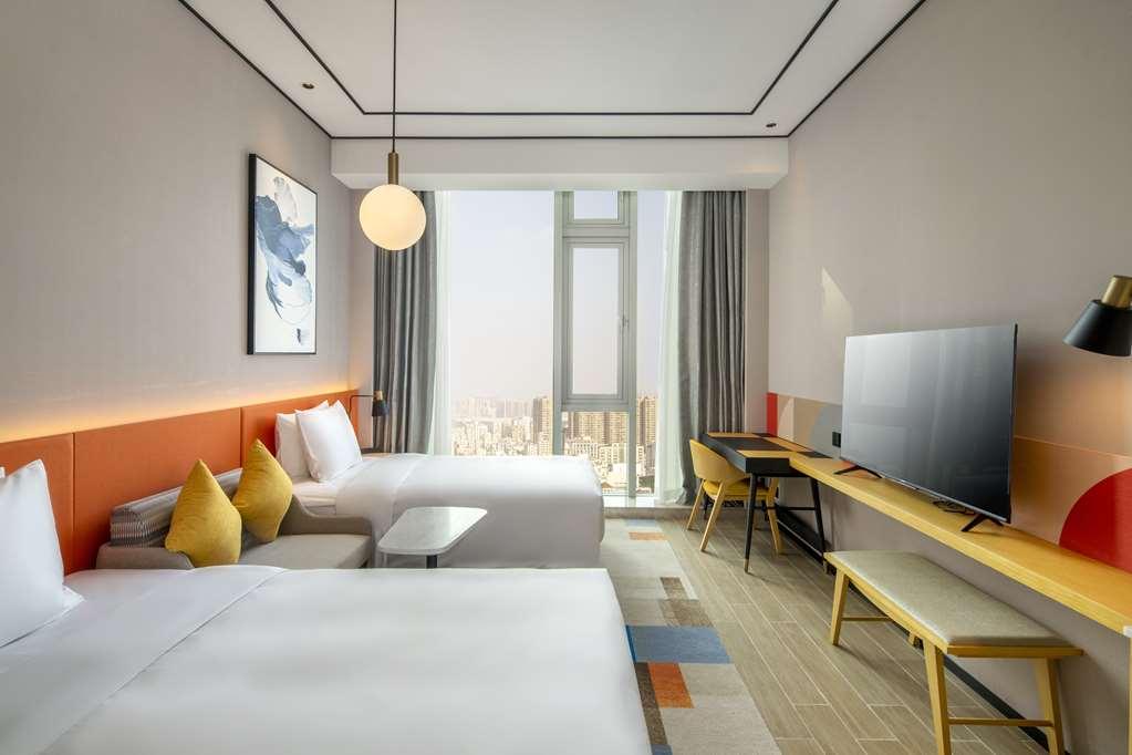 Hilton Garden Inn Shenzhen Airport,Enjoy 24-Hour One Way Free Delivery From Hotel To Shenzhen Baoan Airport On The Hour שנג'ן חדר תמונה